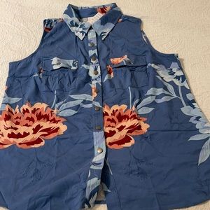 NWT Roxanne snap tank!